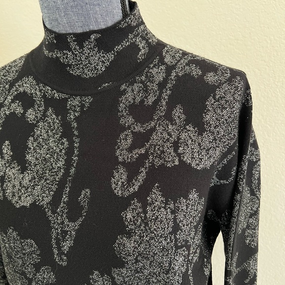 NWT Sioni Black with Silver Metallic Sweater - Picture 3 of 8